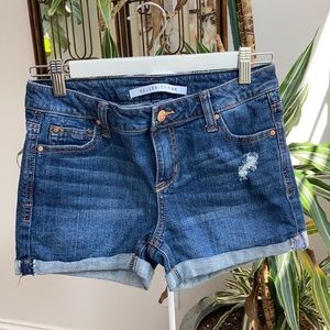 CELEBRITY PINK dark wash denim shorts size 3/26